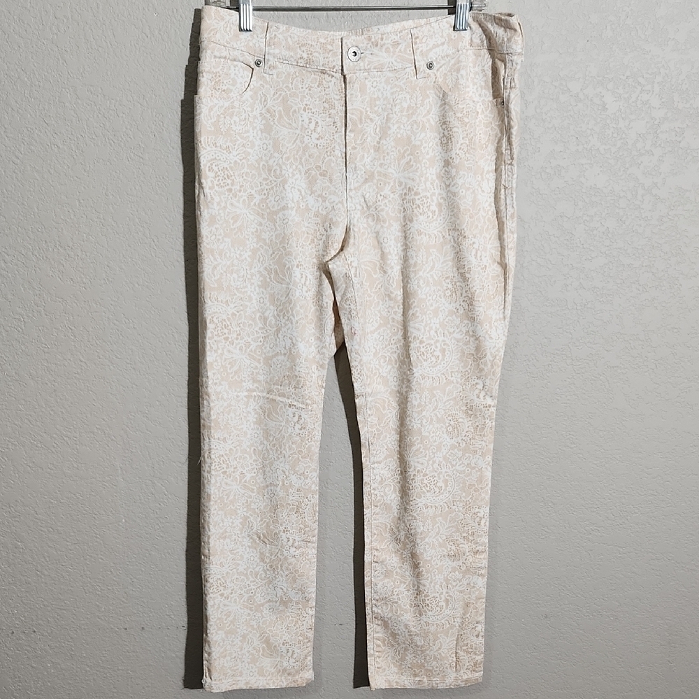 Chicos Platinum Denim Pants Womens  Size 1.5 M Lace Cream Pattern Ultimate Fit